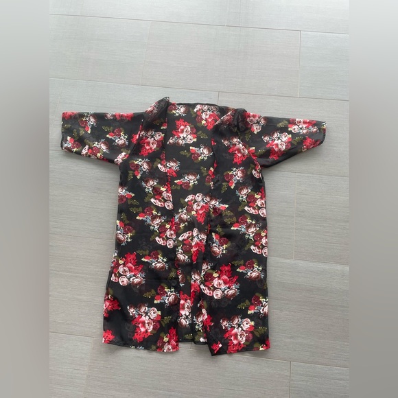 Kimono NWOT size medium. - Picture 2 of 3
